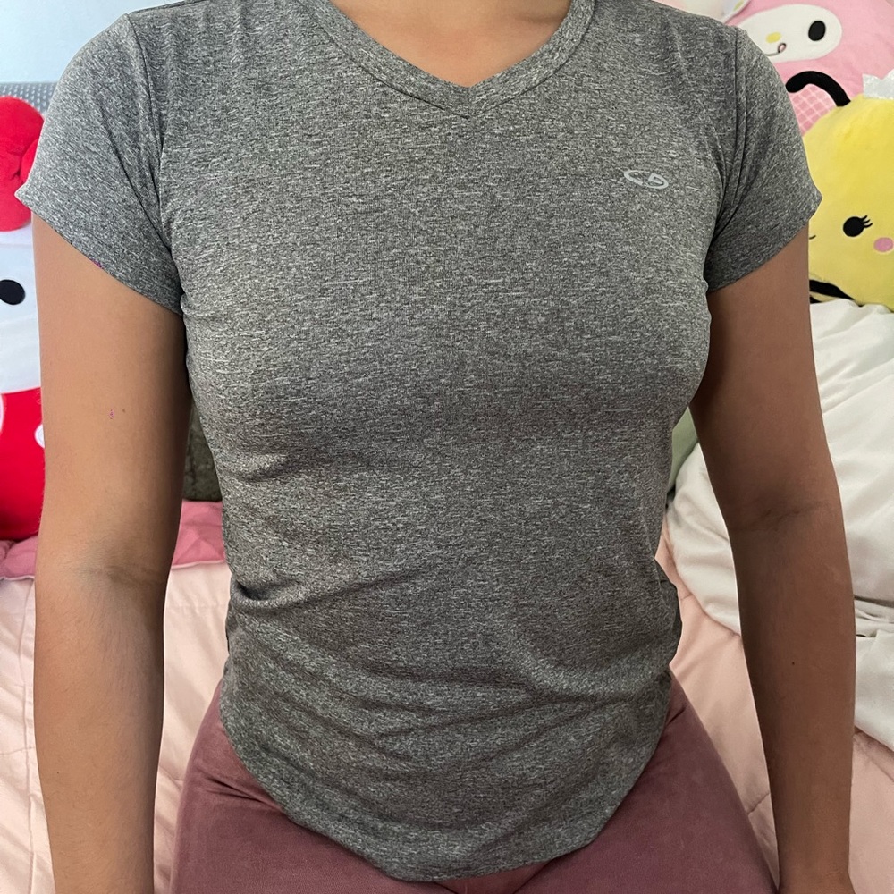 Gray workout/ yoga T-Shirt! 🤍